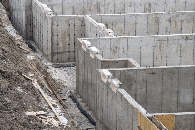 Concrete foundation walls and footings were installed with a reinforced structure during the residential build